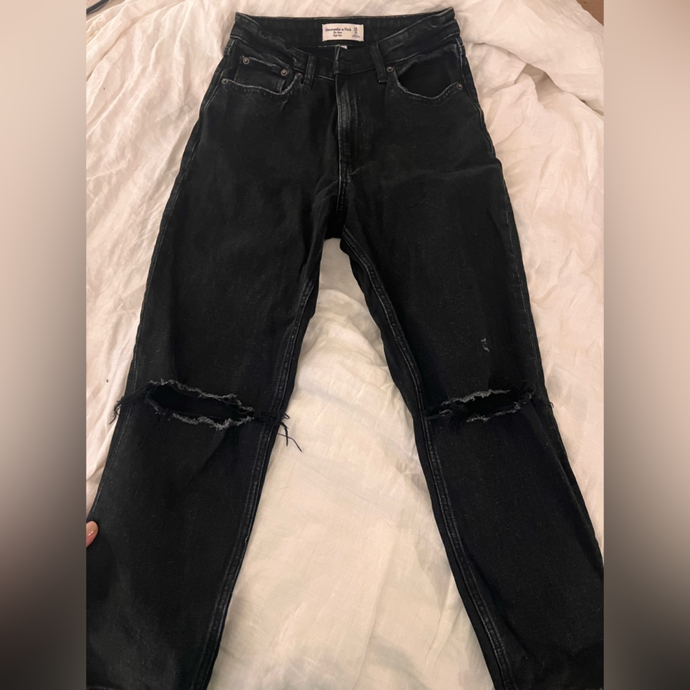 Abercrombie “the mom high rise” curve love jean!